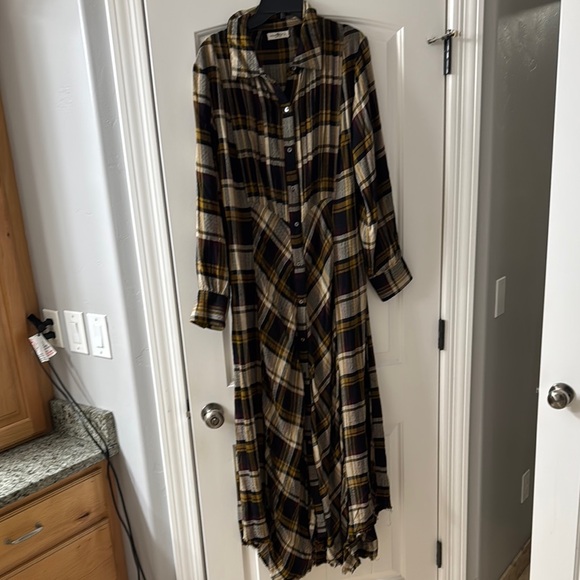Natural Life Plaid Maxi Dress - Black and Tan - Picture 1 of 3